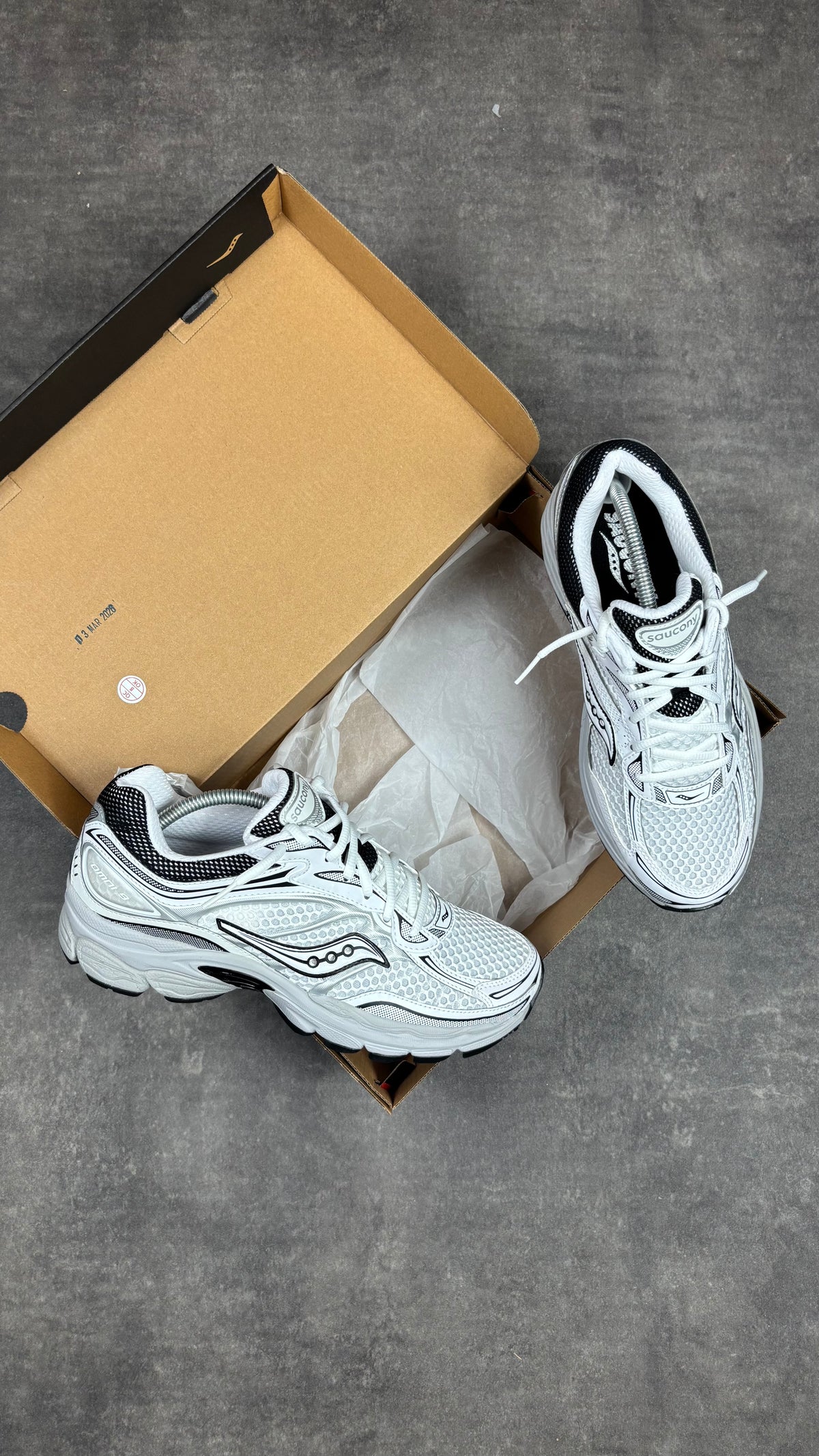 Saucony Pro Grid Omni 9 White Cadet